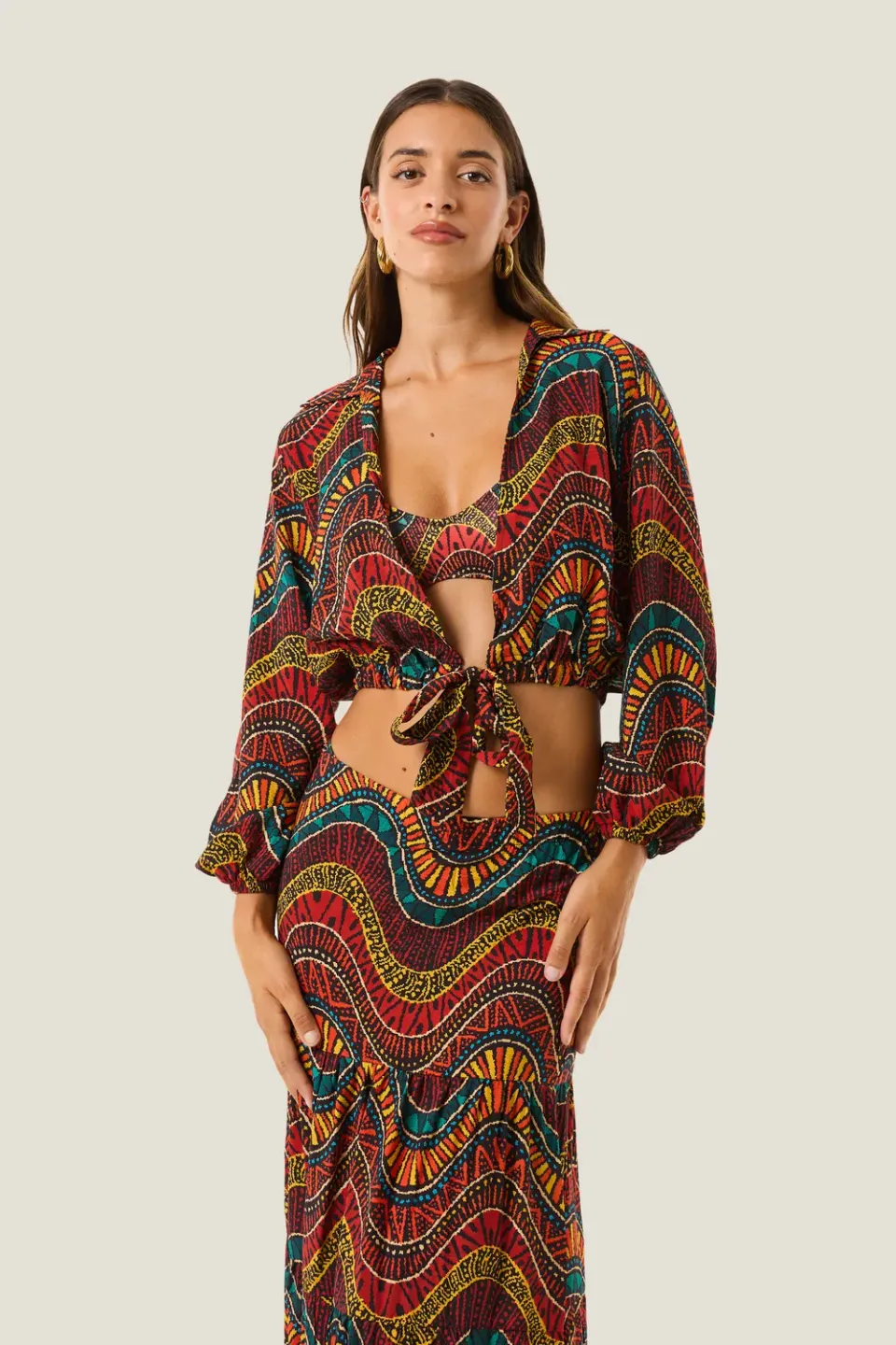 4 Giveness Kenia camicia crop con cinta rosa africana