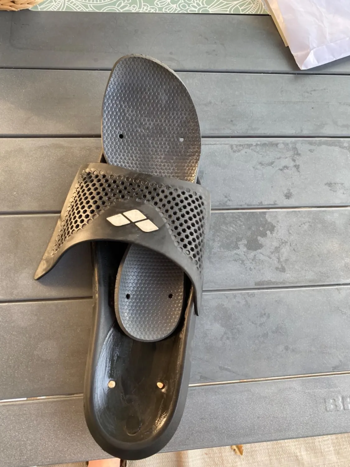 Arena Bruno ciabatte piscina unisex nere drenanti
