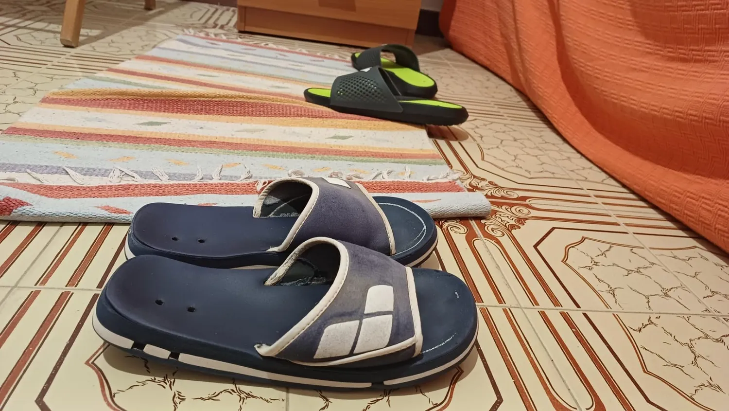 Arena Bruno ciabatte piscina unisex nere drenanti