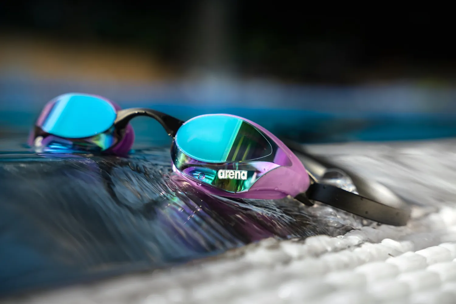 Arena Cobra Core Swipe Mirror occhialini gara specchiati
