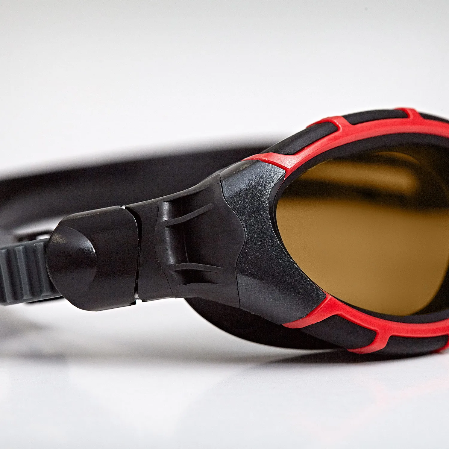 Zoggs Predator Flex Polarized occhialini nuoto lenti polarizzate UV400