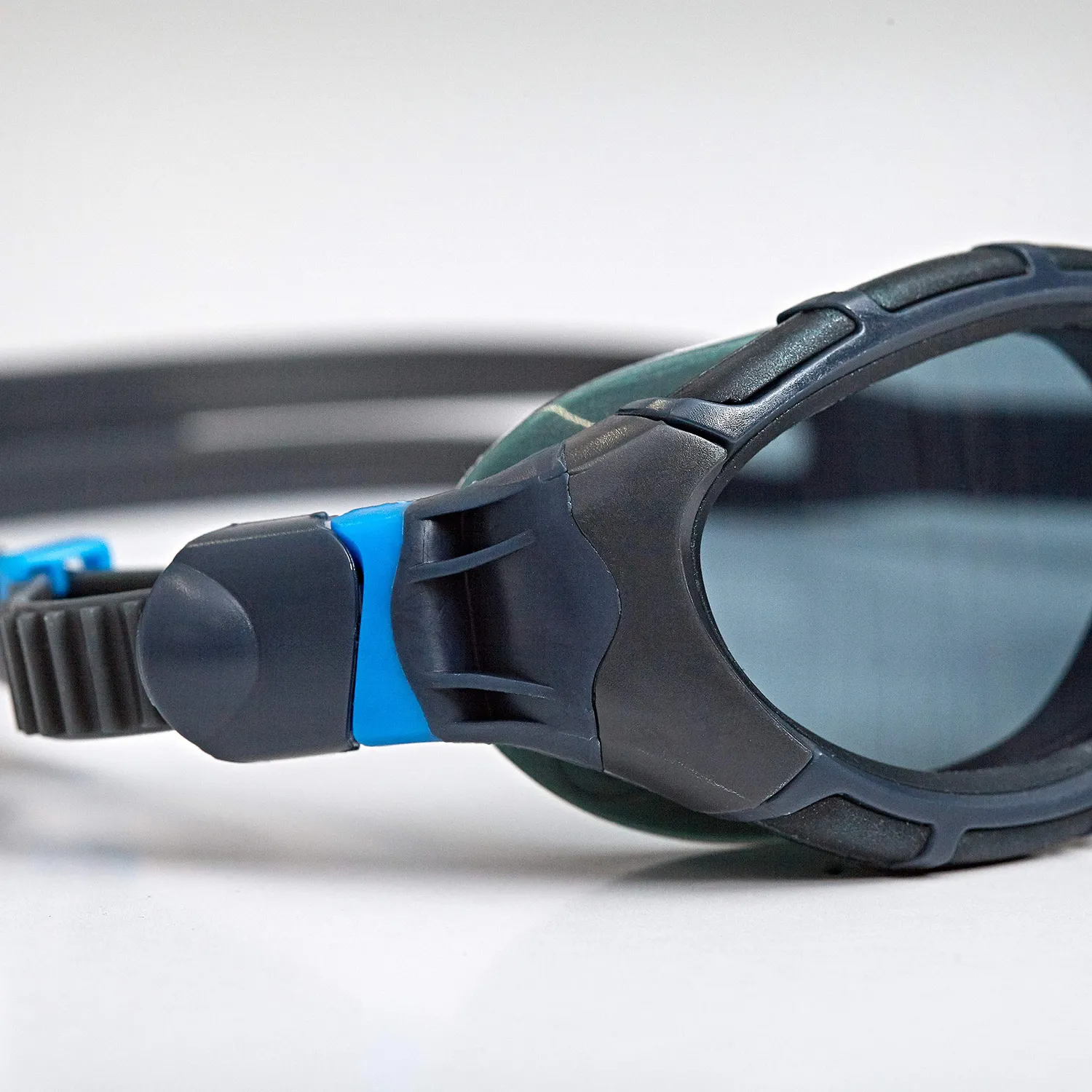 Zoggs Predator Flex occhialini nuoto fumè polarizzati