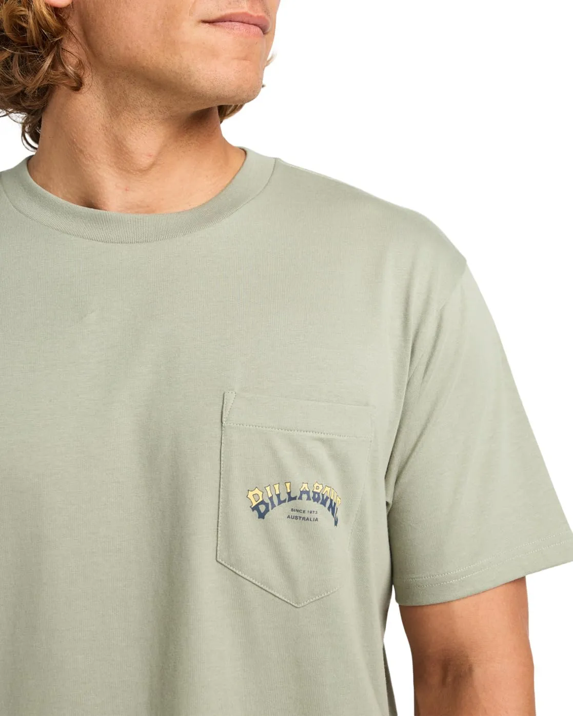 Billabong Stacked Arch Pkt t-shirt uomo grigio verde