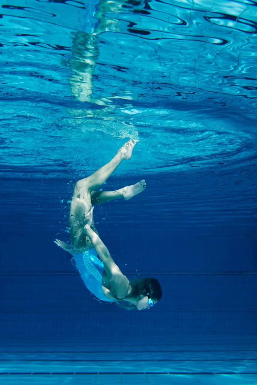 Arena The One occhialini nuoto smoke-green antiappannamento